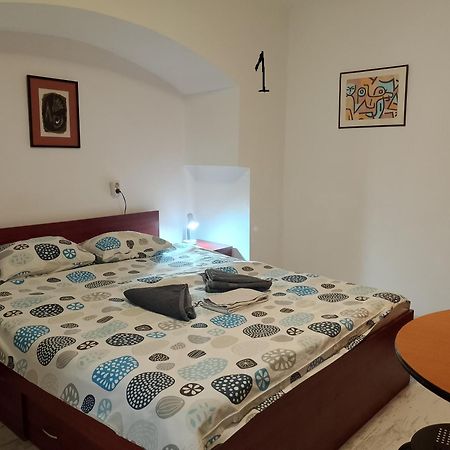 Central Studio In Historic Center Braşov Extérieur photo
